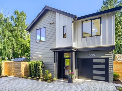 809 NE 90th Street