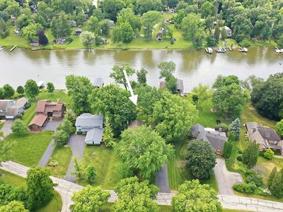 213 River Dr