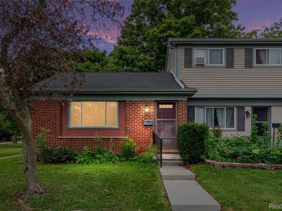 3001 Williamsburg Dr
