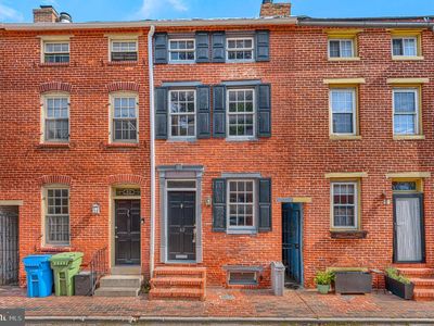 42 E Hamburg St