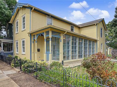 154 Henry St