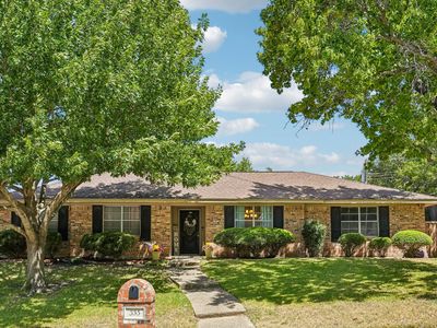 Property at 335 Robin Hill Ln, Duncanville, TX