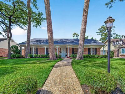 13726 Kingsride Ln