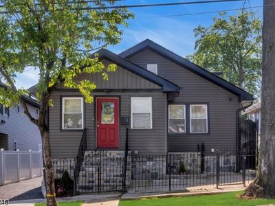 240 Keer Ave
