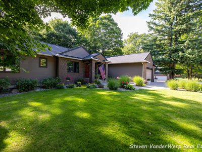 Property at 13279 Fox Ridge Ct, Grand Haven, MI