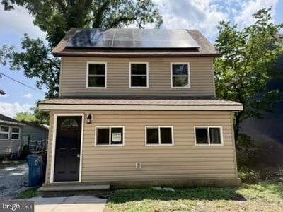 212 W 7th St