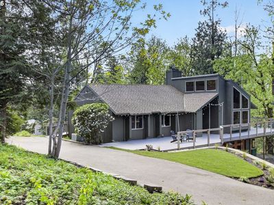 139 SE Curtis Dr
