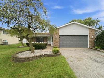 3695 Kingsway Dr