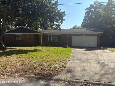 1311 GRANVDIEW Drive