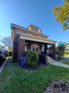 100 2nd St