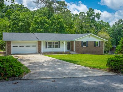 2102 Colonial Parkway Dr