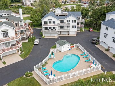 8664 Ellenwood Estates Dr