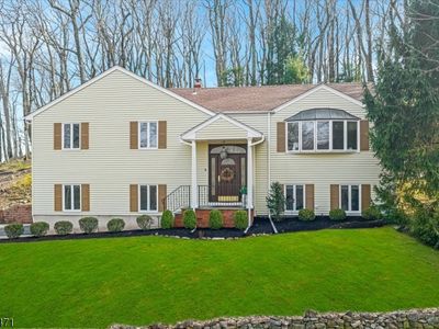 Property at 24 Lord William Penn Dr, Morristown, NJ