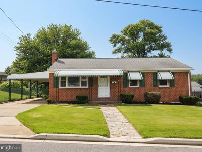 102 Emerson Ave