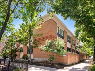 2820 N Greenview Ave APT I
