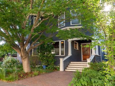 1133 Seminary Street