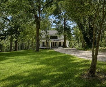 202 Hundred Oaks Ln