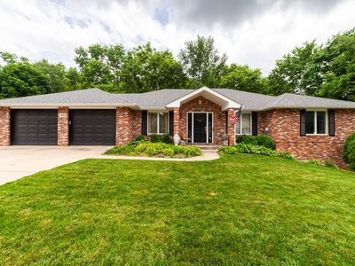 2004 Katy Ln