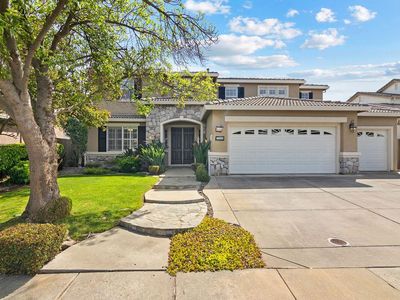 2104 Huxley Way