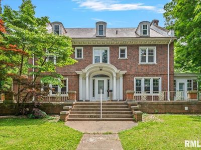 300 Spruce St