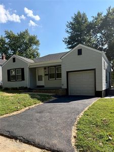 2440 Akins Dr