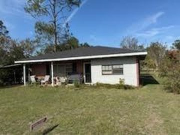 Property at 300 W 13th St, Donalsonville, GA