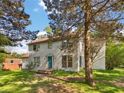 22325 Fairmount Blvd