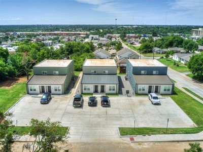1100 E Hurd St