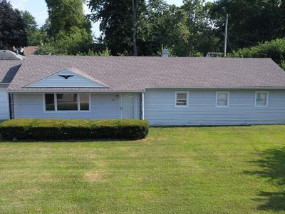 835 E Locust St