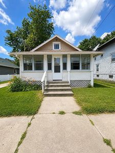 716 S 9th St