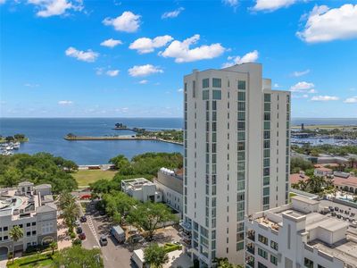 176 4th Ave NE #1102