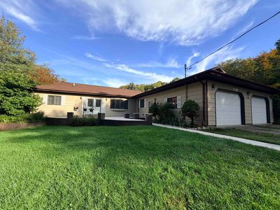150 W Maple Grove Rd