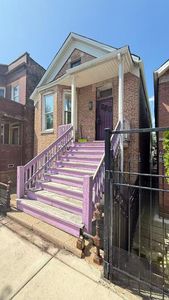 3540 S Damen Ave