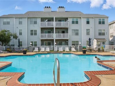 612 Shoreham Ct APT 202