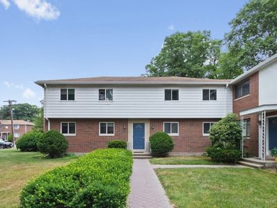 208 Bishop Dr Unit 208