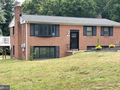 12 Arthur Dr W