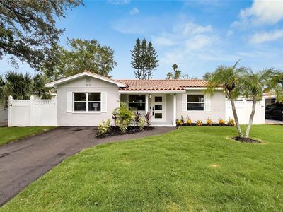 4211 Des Moines St NE