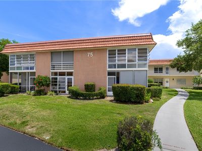 75 Royal Oak Ct APT 202