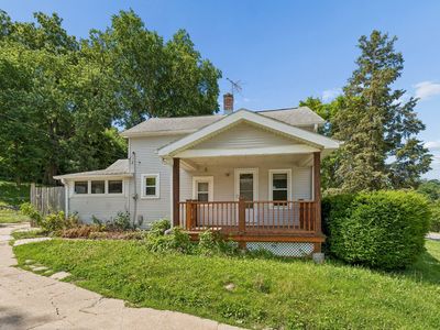 2433 N Broadway