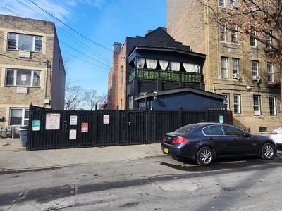 2759 Kingsbridge Terrace