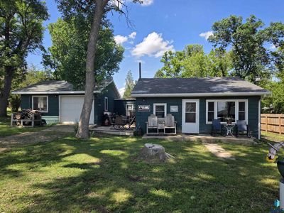 6114 Dakota Ave