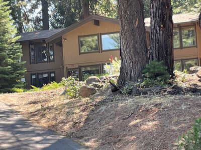832 Lassen View Dr