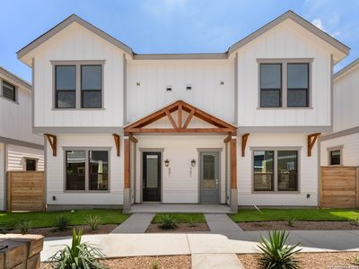 914 N Olive St #601