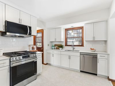 8416 Meadow Lake Rd N