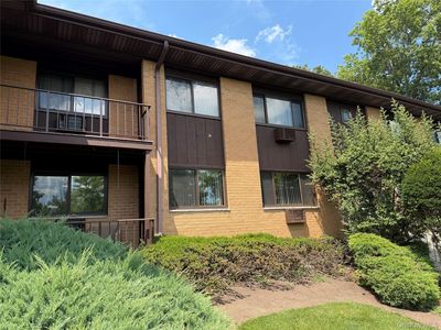 8 E Lawrence Park Drive #9