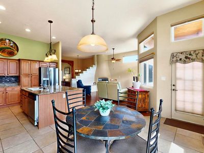 6500 Moon Shadows Dr NW