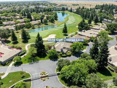 9516 Golf Course Ln