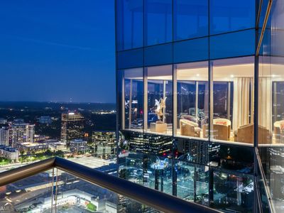 3344 Peachtree Rd NE Unit 4102