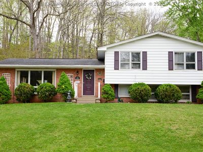 1214 Village Dr