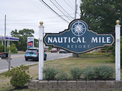 1072 Post Road #204